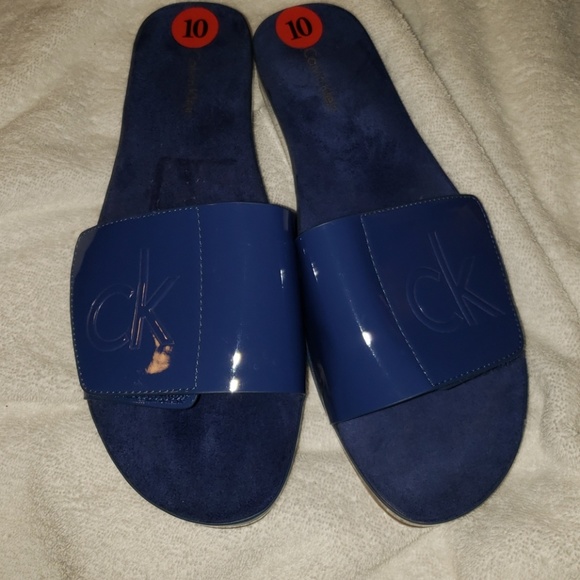 🚫 SOLD Calvin Klein slides - Picture 1 of 2